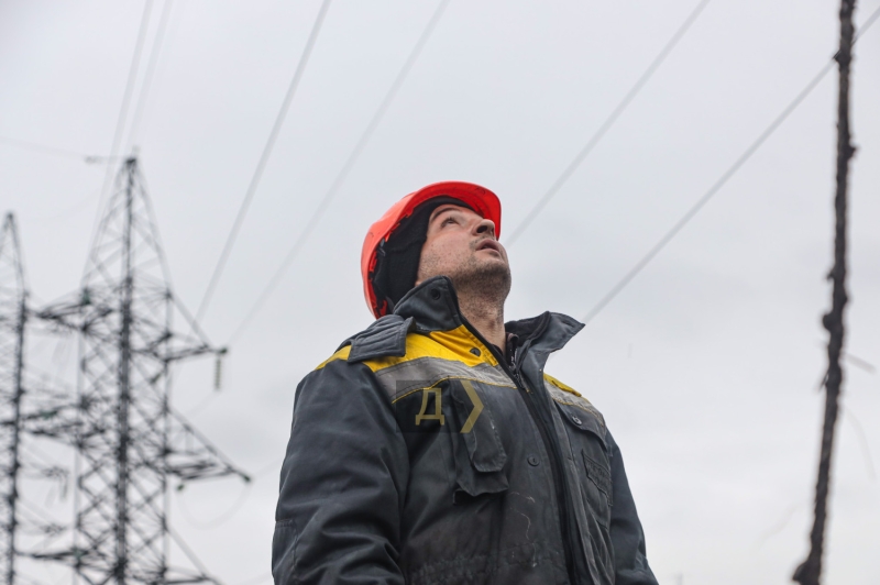 Битва за свет: как одесские электрики на фронте и в Одесской области поврежденные российскими ракетами сети восстанавливают  