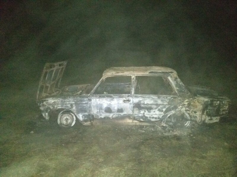 Двоє жителів Одещини вкрали та спалили чужий автомобіль, - ФОТО