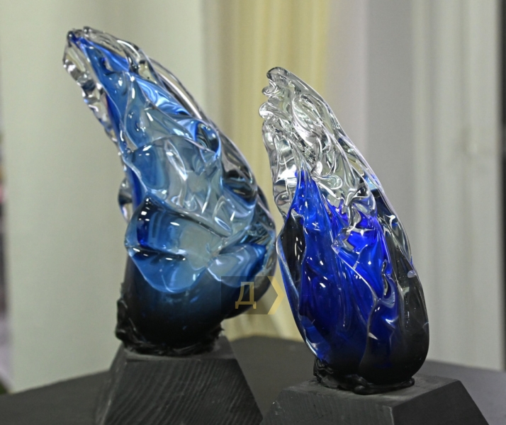 &laquo;Гагары&raquo; из&nbsp;металла и&nbsp;стеклянные женщины. Одесский художник порадовал масштабной выставкой &nbsp;