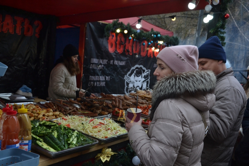 Ярмарки и глинтвейн: в Одессе отмечают западное Рождество