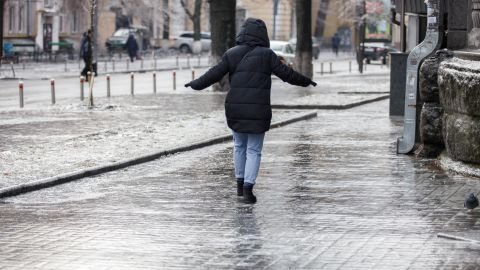 В Одесі та області 13 грудня можлива ожеледь та налипання мокрого снігу