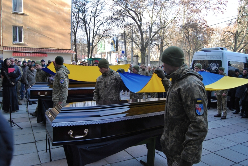 В Одесе проводили в последний путь двух бойцов территориальной обороны  