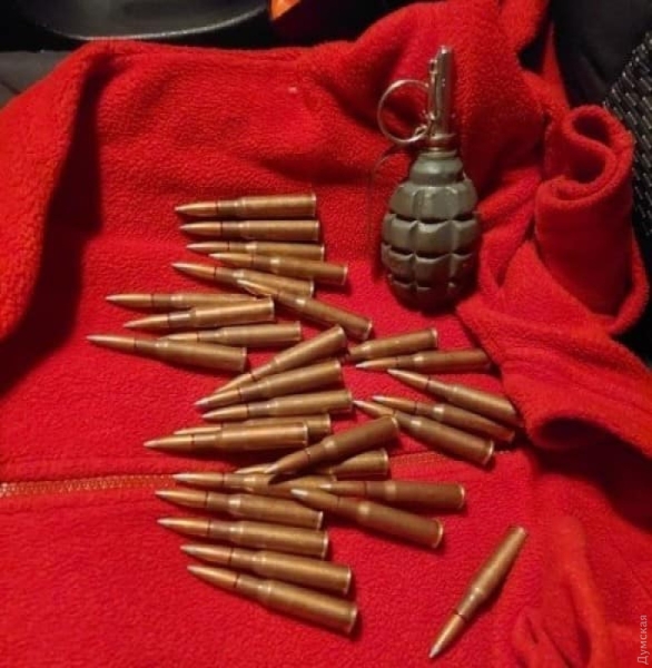 В Одессе задержали мужчину, который продал боевую гранату и патроны   
