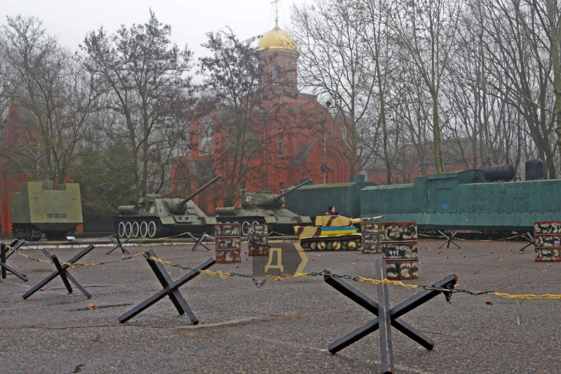 Военные раритеты, сотня авто и экспонаты с фронта: мемориал 411-й батареи на выходных (фотозарисовка)