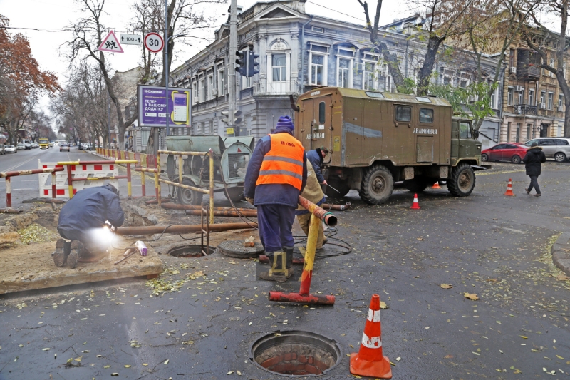 Жизнь в Одессе налаживается: утром дали воду и отопление, но в пунктах незламності столпотворение  