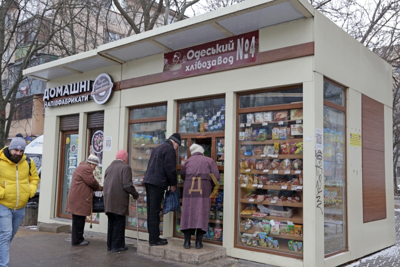 Жизнь в Одессе налаживается: утром дали воду и отопление, но в пунктах незламності столпотворение  