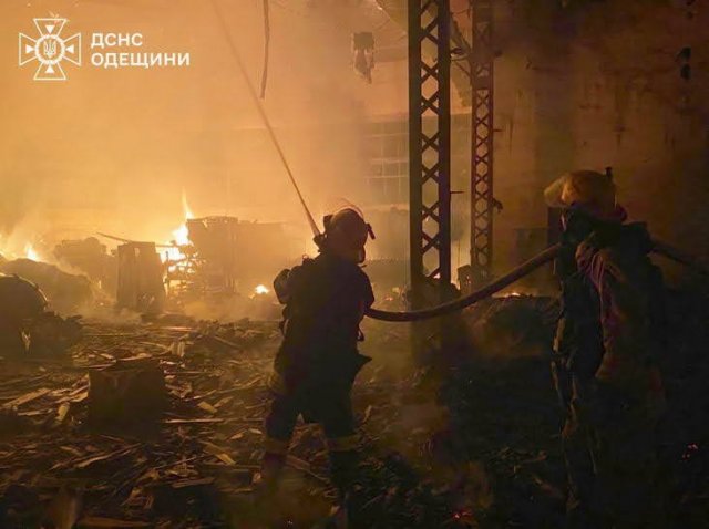 Очередная атака российских дронов по Одесчине: уничтожены склады предприятия