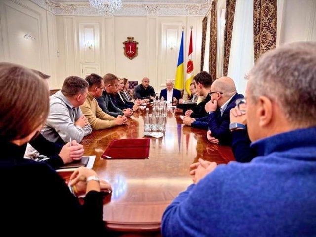 Лисак провел встречу с одесскими депутатами и отметил взаимодействие