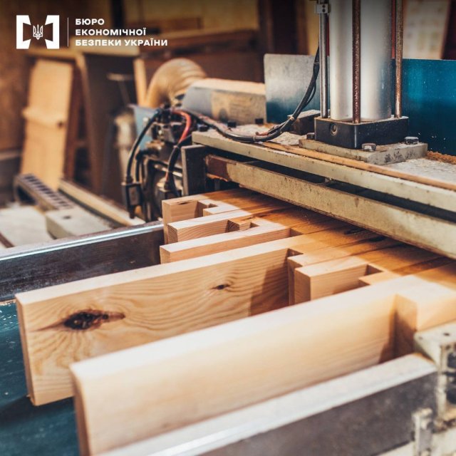 На Одещині викрили депутата Чернігівської області та двох його спільників під час спроби чергового експорту контрабандного лісу