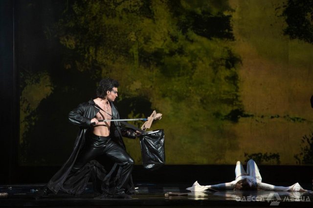 Замріяна Мавка та ділова Килина