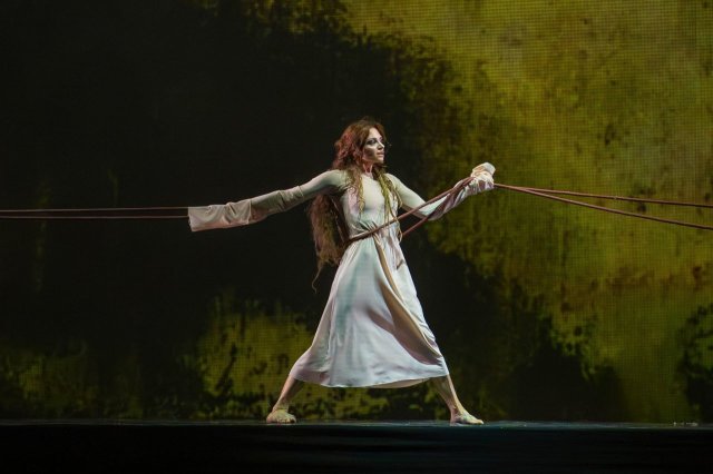 Замріяна Мавка та ділова Килина