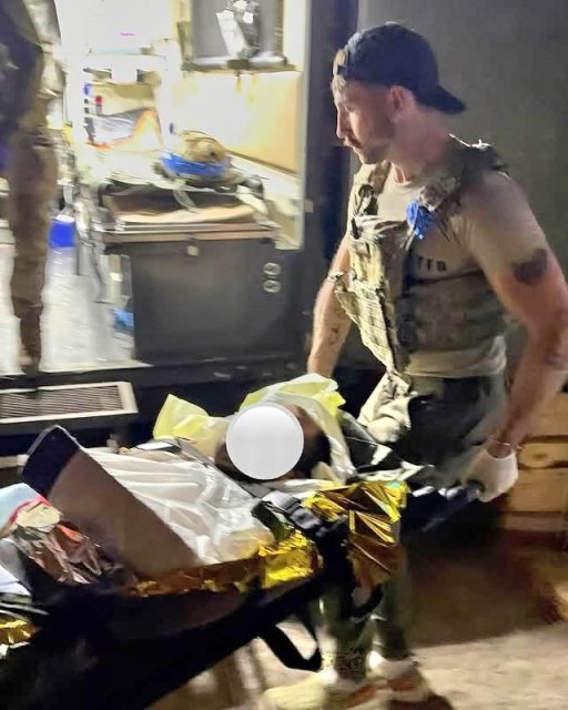 Певец из Одессы Melovin обручился с военным парамедиком