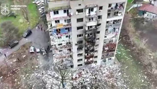 Россия ударила двумя баллистическими ракетами по домам в Балаклее – три человека погибли