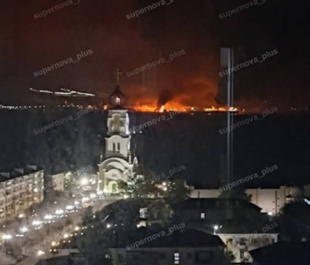 В Новороссийске мощные взрывы в порту – горит нефтетерминал