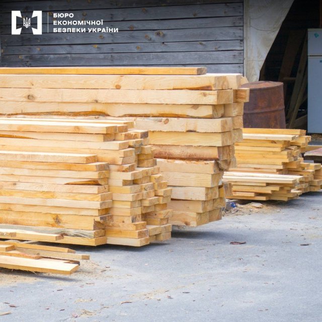 На Одещині викрили депутата Чернігівської області та двох його спільників під час спроби чергового експорту контрабандного лісу