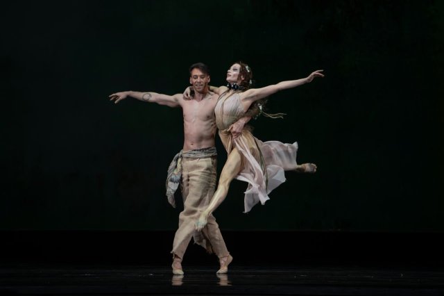 Замріяна Мавка та ділова Килина