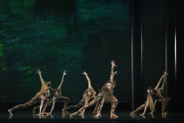 Замріяна Мавка та ділова Килина