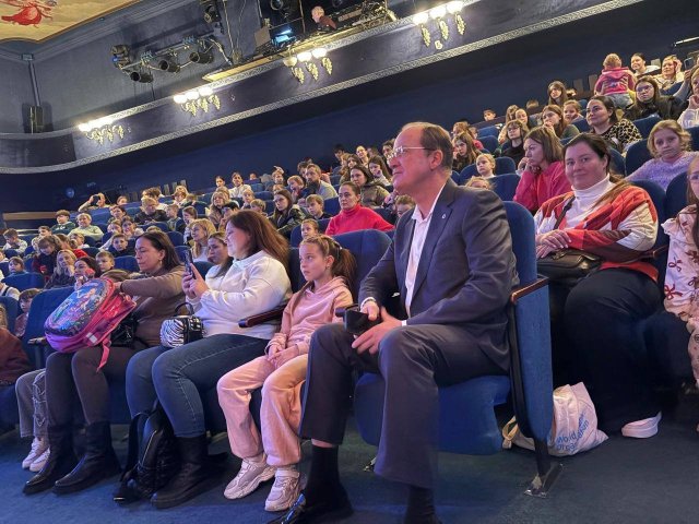 Команда «Батьківщини» Одещини подарувала свято Миколая понад 250 дітям області