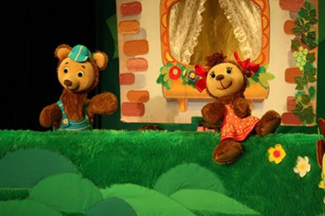 Одесский театр кукол приглашает посмотреть на выходных «Веселые мишки» и «Кишкин дом»