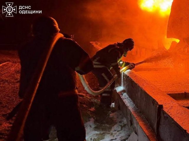 Масштабная атака по Одесщине: атакована инфраструктура, начался пожар