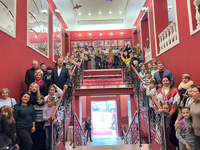 Команда «Батьківщини» Одещини подарувала свято Миколая понад 250 дітям області