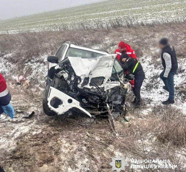 На трассе Одесса-Рени BMW выехал на встречную полосу и попал в ДТП