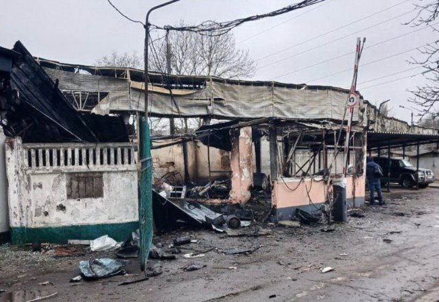 Последствия ночной атаки по Одессе: дрон влетел в высотку, поврежден энергообъект, уничтожено СТО