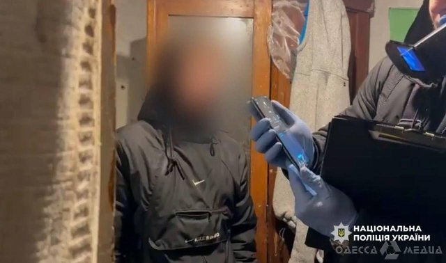 В Одесі поліцейські затримали чоловіка, який підірвав автівку на вулиці Академіка Корольова