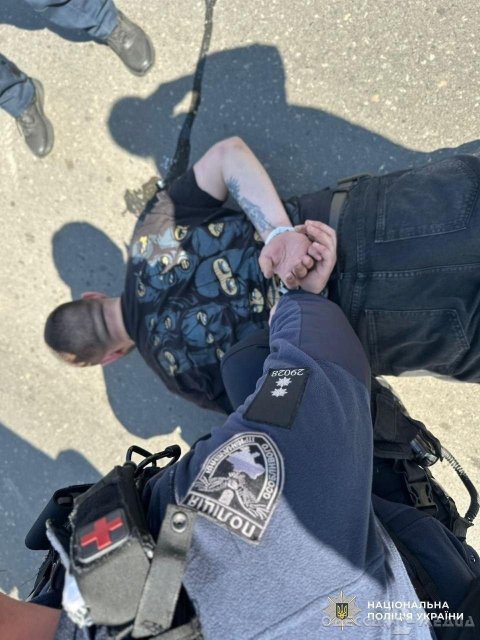 В Одесі на Архітекторській пролунали постріли та вибух — чоловіка затримали