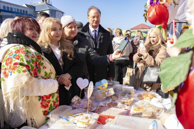Благодійна ярмарка на Одещині об’єднала громади та зібрала кошти для Збройних Сил