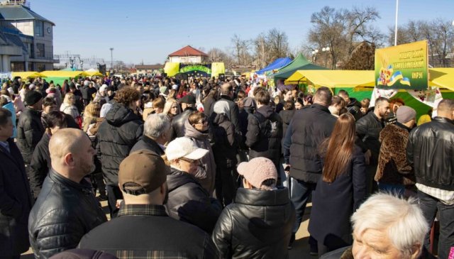 Благодійна ярмарка на Одещині об’єднала громади та зібрала кошти для Збройних Сил