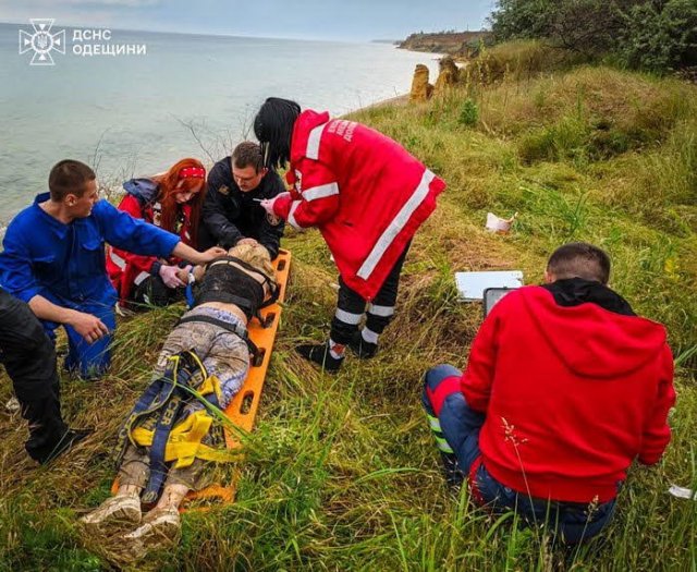 Под Одессой женщина упала с высокого обрыва над морем