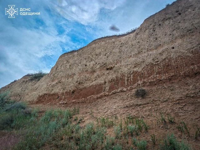 Под Одессой женщина упала с высокого обрыва над морем