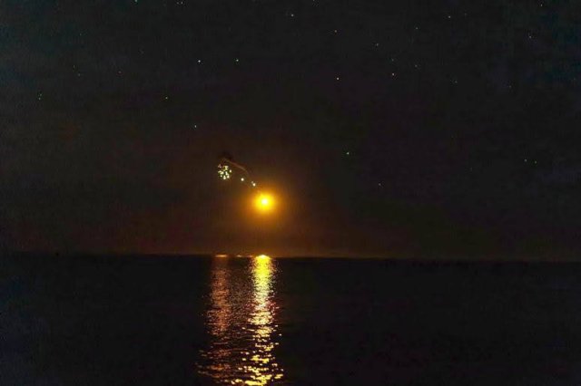 Военный фотограф показал фотографии сбивания «шахедов» над морем в Одессе