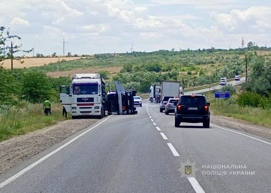 Ускладнено рух транспорту на трасі Одеса — Рені