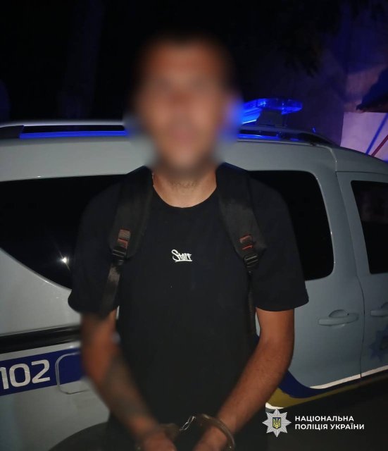 На Одещині чоловік підпалив дві автівки батька