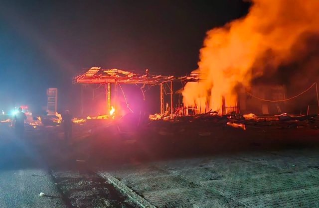 Нічна атака дронів на Одещину: під ударом АЗС та енергетика, кількість поранених від вечірнього удару зросла