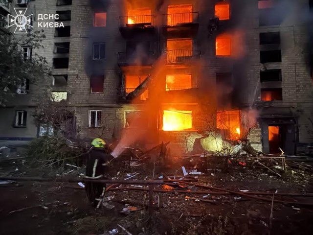 Массированная ракетная атака по Киеву – повреждено более 20 домов