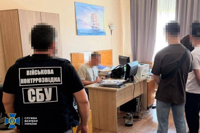 В Одесі затримали доцента Військової академії, який намагався «злити» ворогу інформацію про новітні розробки українських дронів