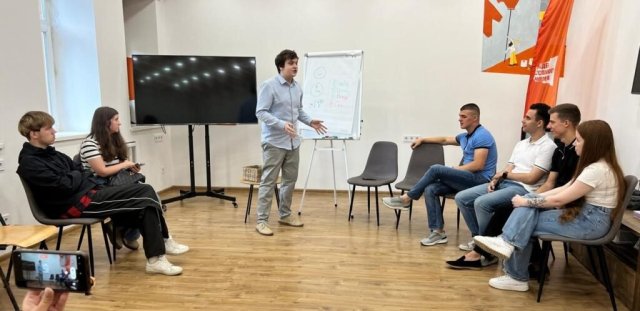 «Батьківщина Молода» Одещини провела тренінг із розвитку лідерства та ораторської майстерності для молоді