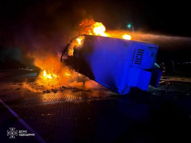 На юге Одесской области рашисты атаковали грузовые автомобили и энергетику
