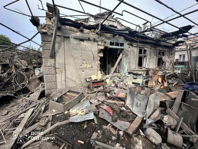 Рашисты усилили обстрелы Одессы — дроны попали в три многоэтажных дома