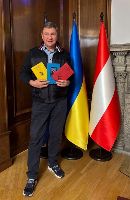 Михайло Поживанов: «Вдячний усім, хто своєю працею підтримує Україну та допомагає світові краще її пізнати»