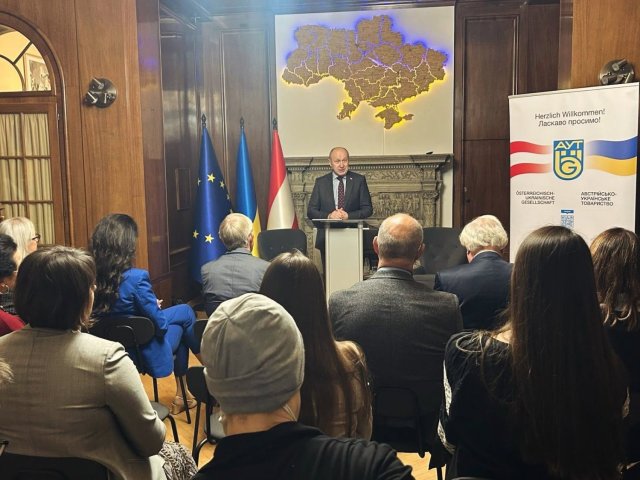 Михайло Поживанов: «Вдячний усім, хто своєю працею підтримує Україну та допомагає світові краще її пізнати»